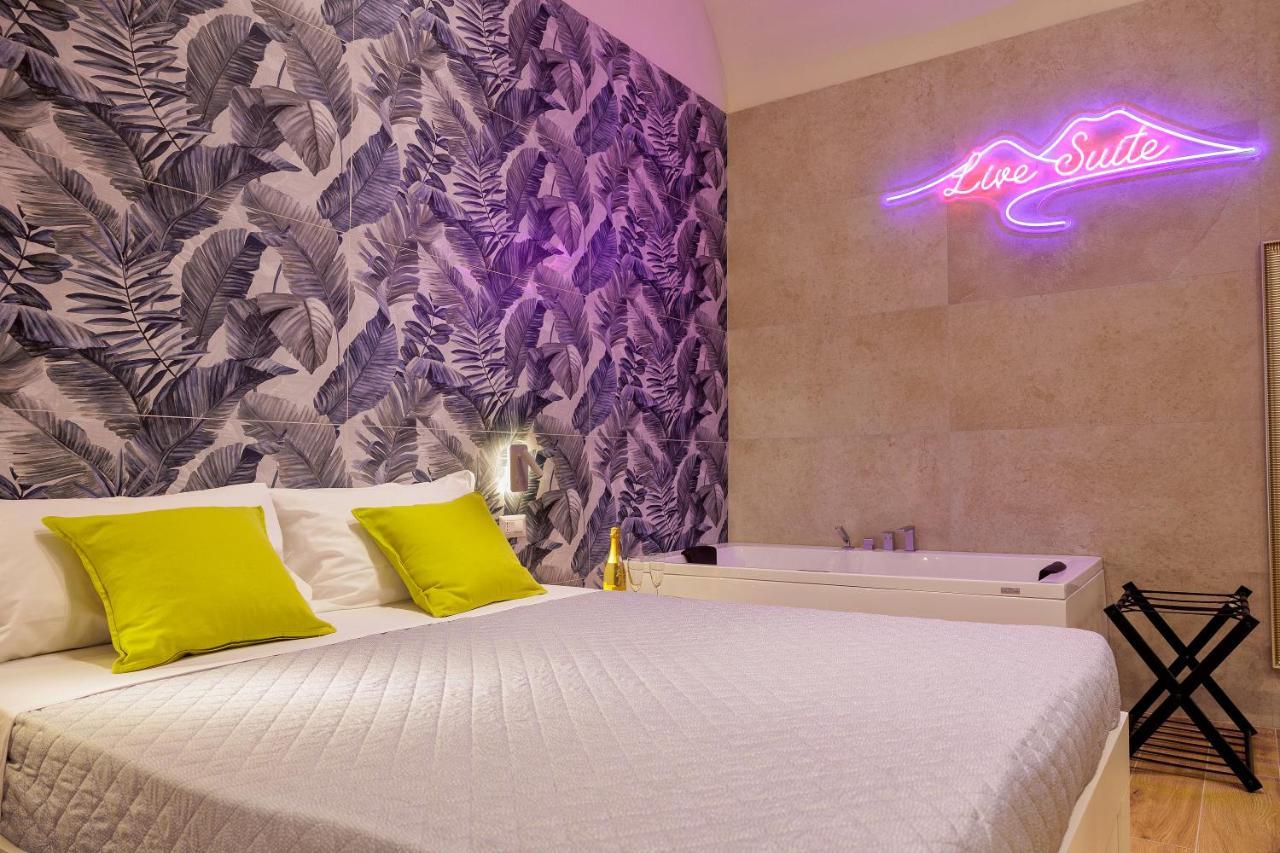 Live Suite Napoli Zewnętrze zdjęcie