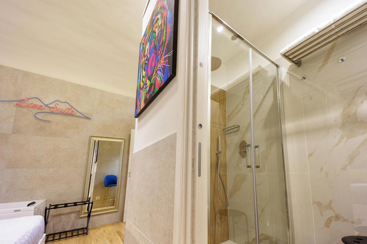 Live Suite Napoli Zewnętrze zdjęcie