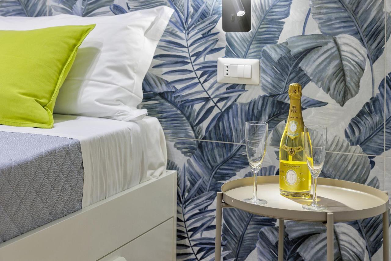 Live Suite Napoli Zewnętrze zdjęcie