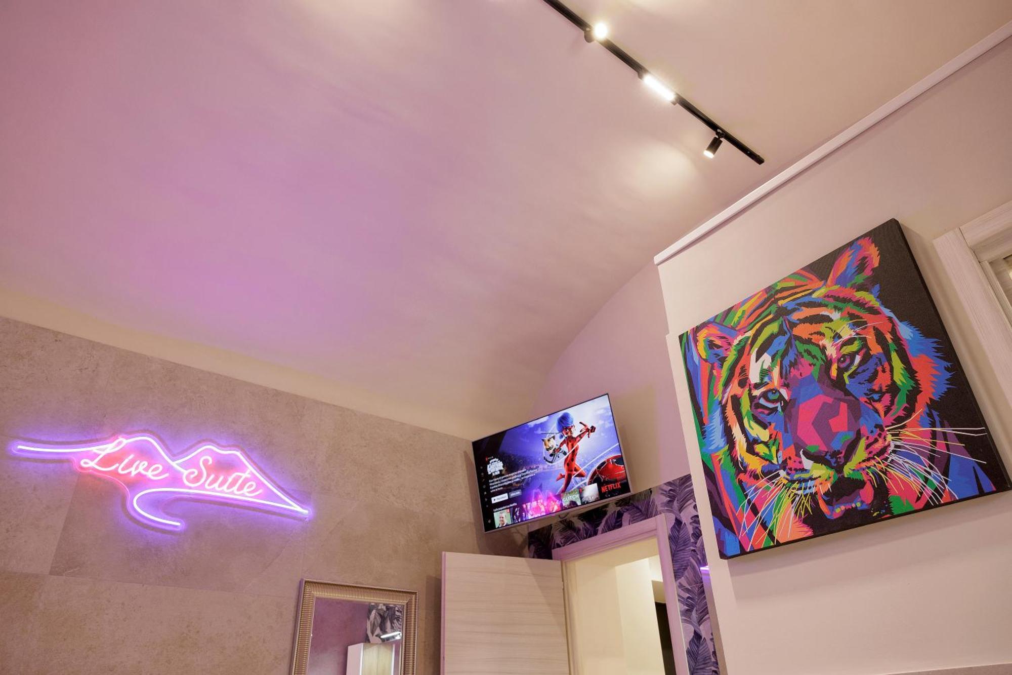 Live Suite Napoli Zewnętrze zdjęcie